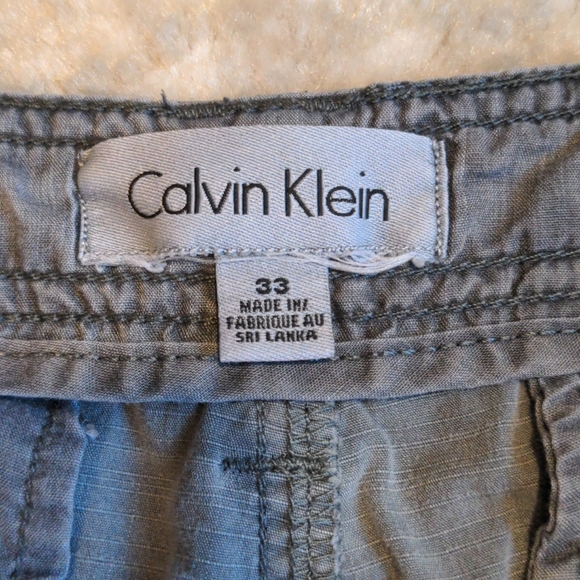 Calvin Klein cargo shorts - Picture 2 of 8